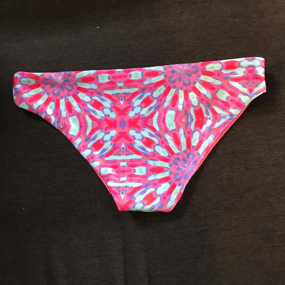 Lali and Layla Reversible Bottoms - Picture 4 of 4